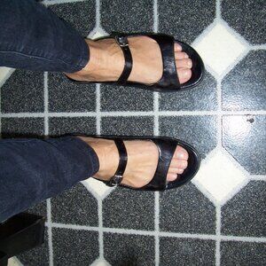 Dansko Paatent Black Leather Sandals Size Euro 39 US 8